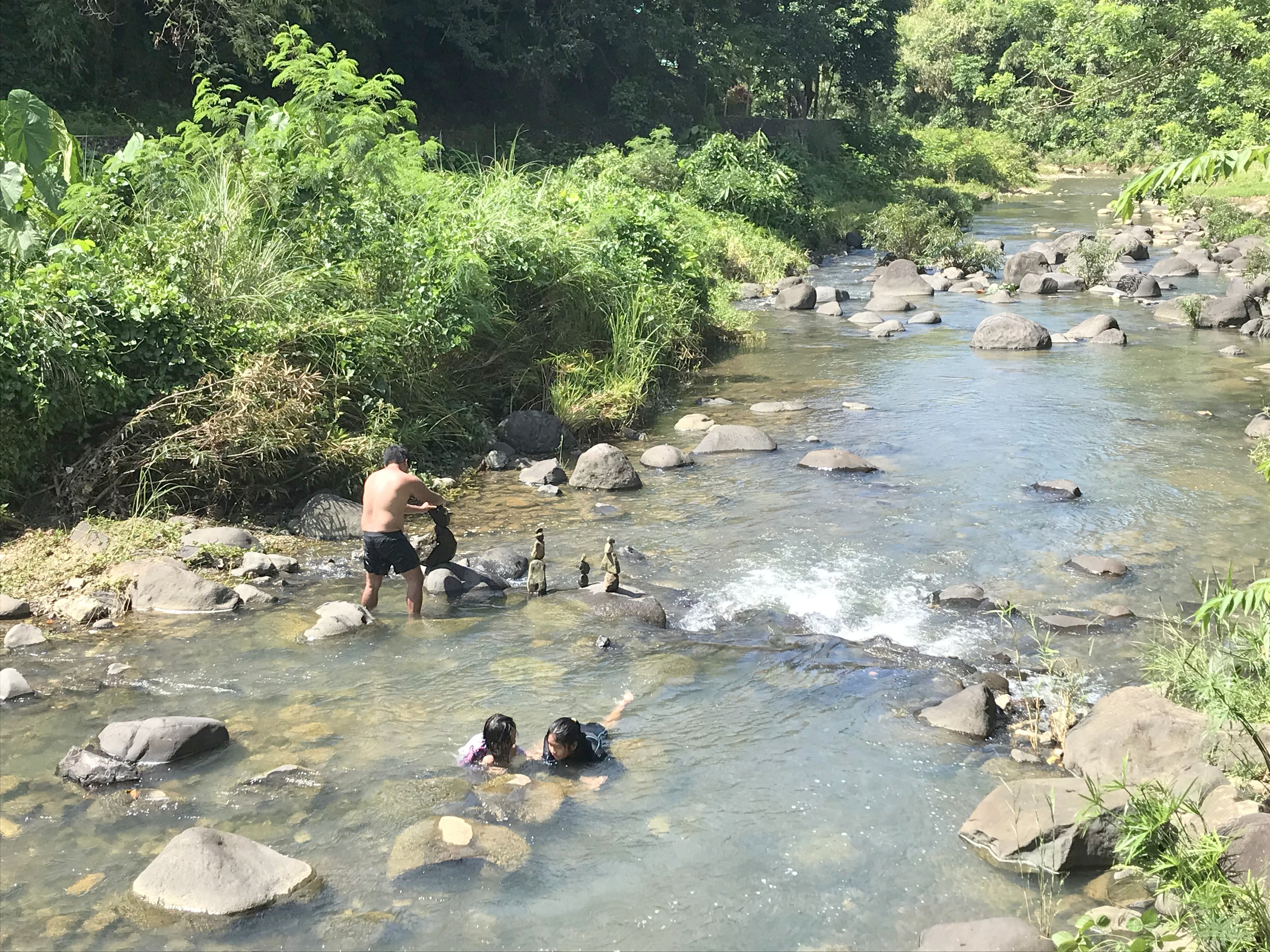 Mundo ni Mona - Tanay, Rizal: Pili Paninap Farm